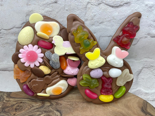 EASTER SHAPES - PIPING CHOCOLATE - FRONT OF SHOP SESSION